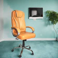 Furnishing the Boardroom: Choosing Boss Chairs for Your Leadership Team