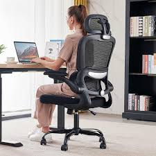 Creating the Perfect Workstation: Choosing the Right Employee Chair for Comfort and Productivity